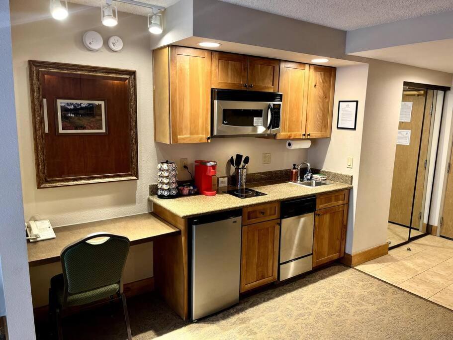 Apartamento Mt Cb Base In-out With King Bed, Hot Tub, Pool & Kitchen & No Fee! *
