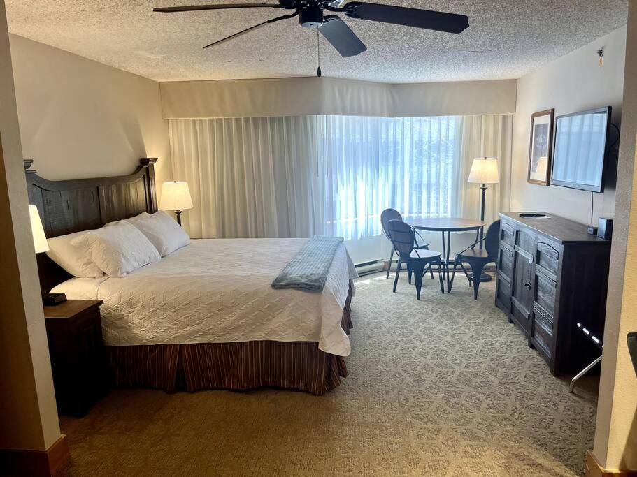 Apartamento Mt Cb Base In-out With King Bed, Hot Tub, Pool & Kitchen & No Fee! Crested Butte