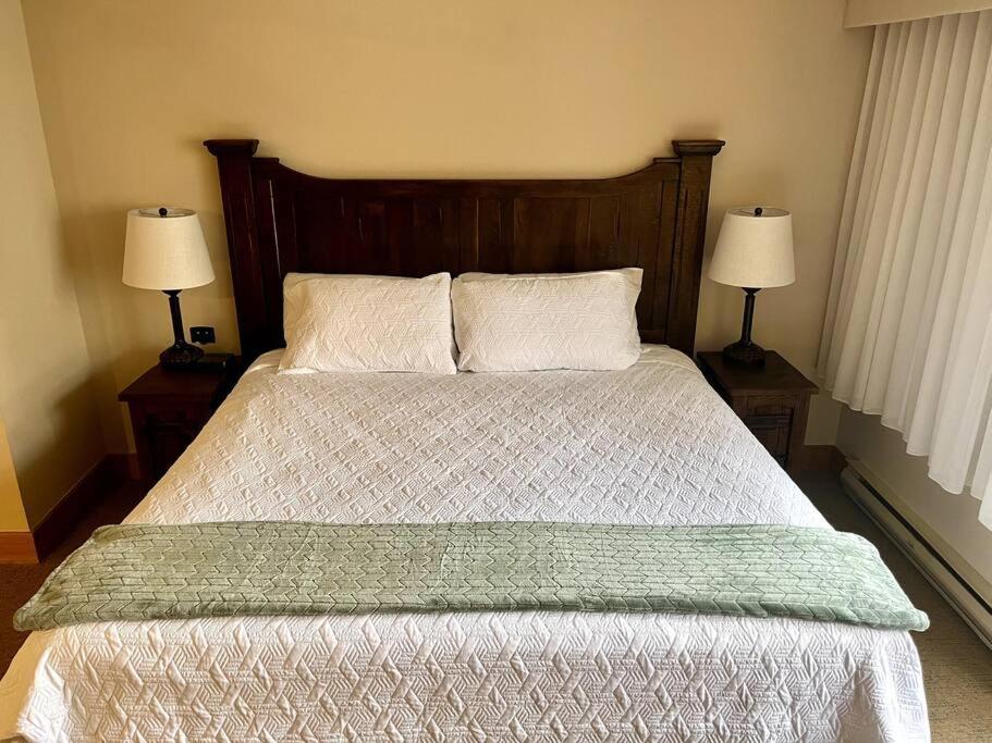 Apartment Mt Cb Base In-out With King Bed, Hot Tub, Pool & Kitchen & No Fee! *