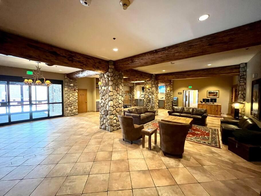 Mt Cb Base In-out With King Bed, Hot Tub, Pool & Kitchen & No Fee! Apartment Crested Butte